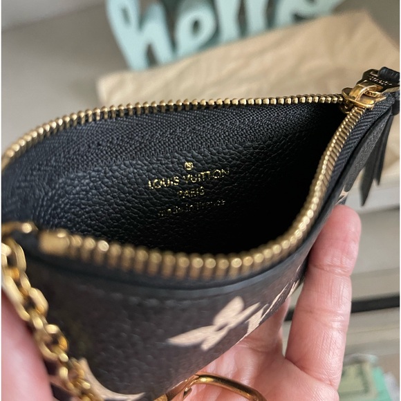 Louis Vuitton - Picture 6 of 11